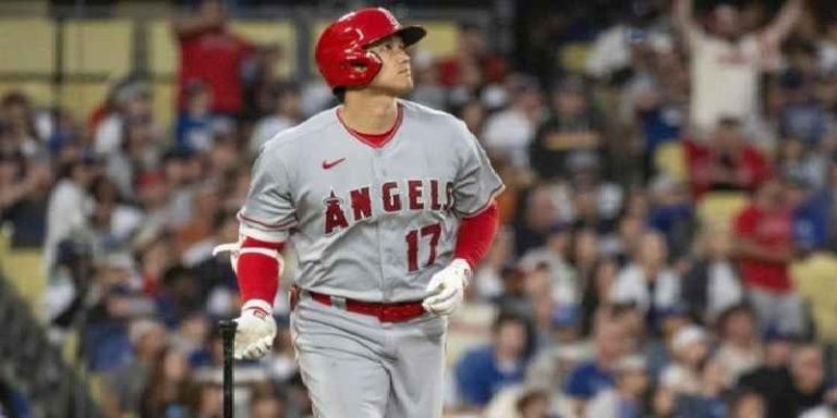 لاعب بايسبول ياباني يوقع على عقد تاريخي