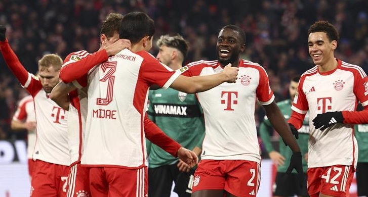 بايرن ميونخ يستعيد وهجه بثلاثية نظيفة