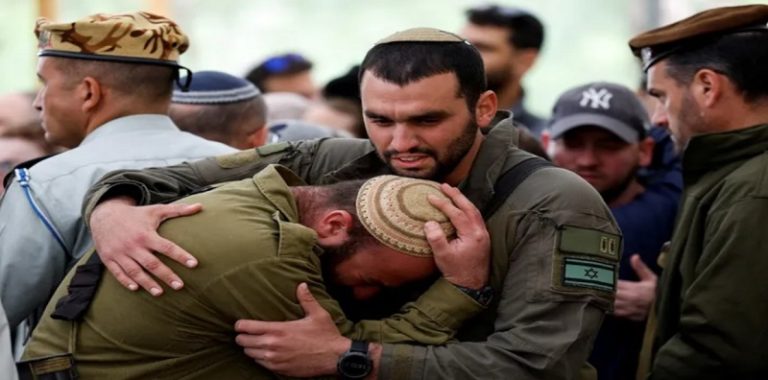 الاحتلال يعترف بمقتل جندي وإصابة آخر بجروح خطرة في غزة