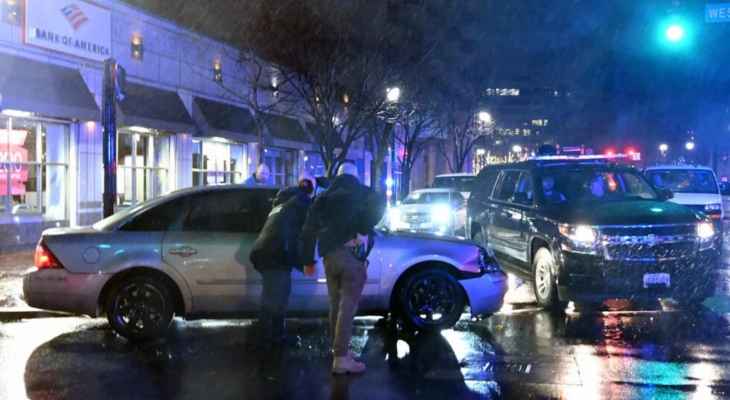 بالفيديو.. سيارة تصطدم بإحدى مركبات الحراسة التابعة لبايدن!