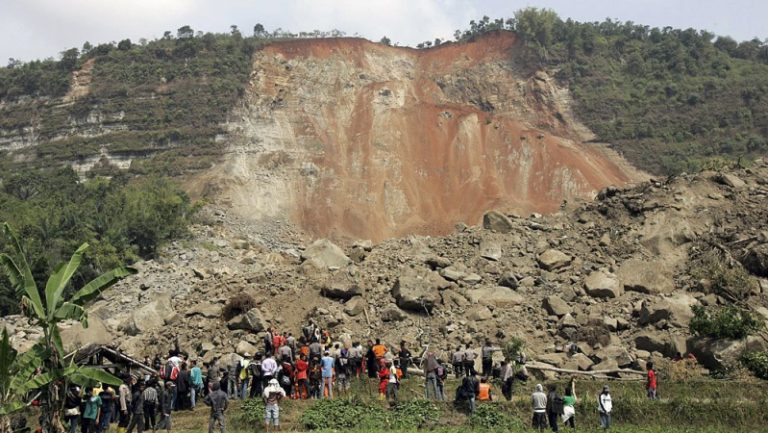 20 قتيلاً و 70 مصاباً  بانزلاقات التربة في شمال تنزانيا