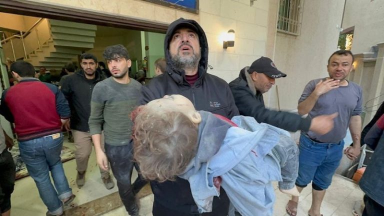 بالفيديو.. إنتشال 23 شهيداً في جباليا