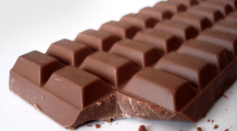 دعوى قضائية بسبب غلاف “شوكولا”