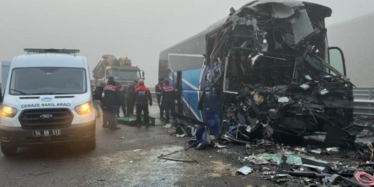 بالفيديو: عشرات القتلى والجرحى بحادث “متسلسل” بين مرمرة وإسطنبول