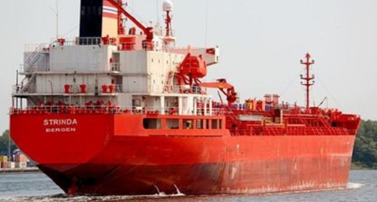 استهداف سفينة في البحر الأحمر؟