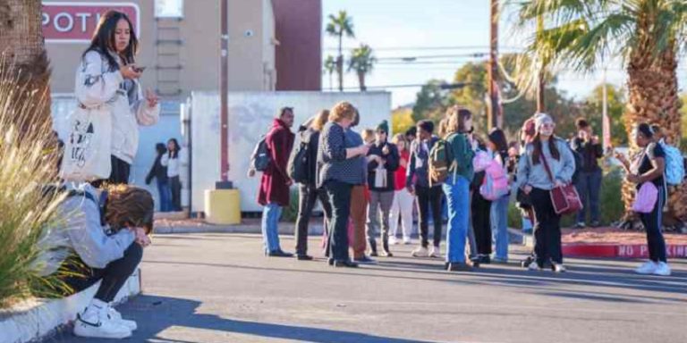 أستاذ جامعي يقتل 3 أشخاص في الجامعة بسبب عدم توظيفه.. ويُقتل! (فيديو)