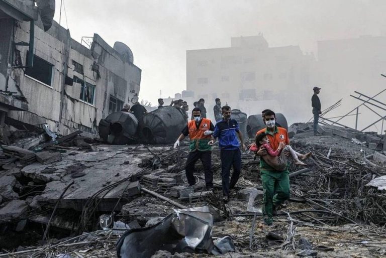 شهداء بقصف مدرسة في خان يونس