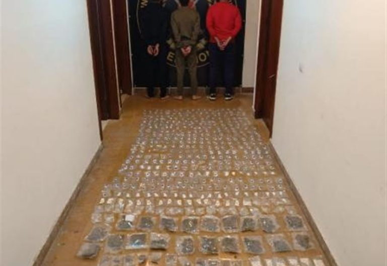 توقيف مروجي مخدرات في عدة مناطق