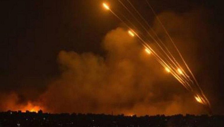 بالفيديو.. صافرات الإنذار تدوي في “كريات شمونة”