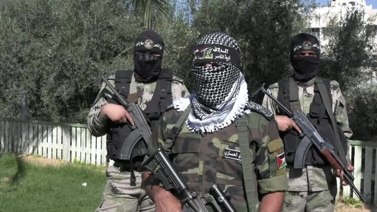 بالفيديو.. “ألوية صلاح الدين” تقصف مستوطنة “سديروت”