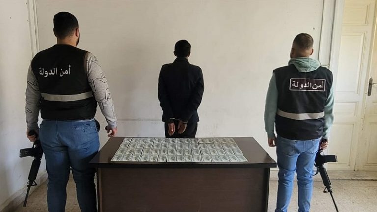 توقيف مزوّر دولارات في النبطية