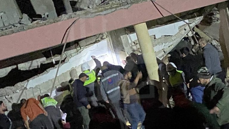 بالفيديو.. استهداف منزل في مجدل سلم