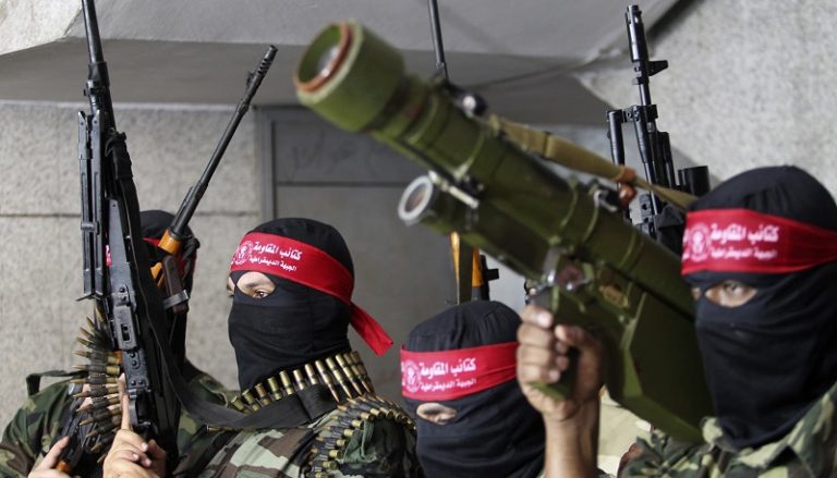 “المقاومة الوطنية” تستهدف أحد الزوارق الحربية الصهيونية