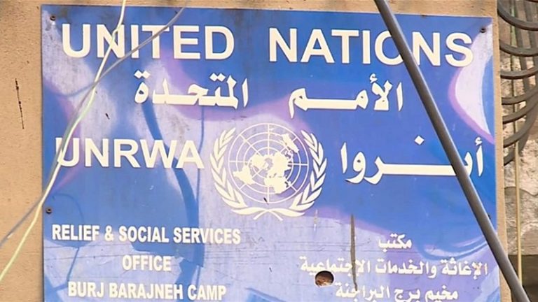“الأونروا”: إذا لم يستأنف التمويل فلن نتمكن من مواصلة خدماتنا