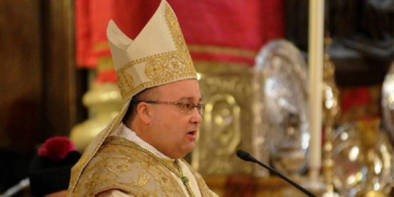 مستشار البابا يدعو للسماح بزواج الكهنة