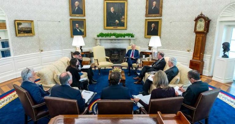 بايدن يجتمع بفريقه للأمن القومي