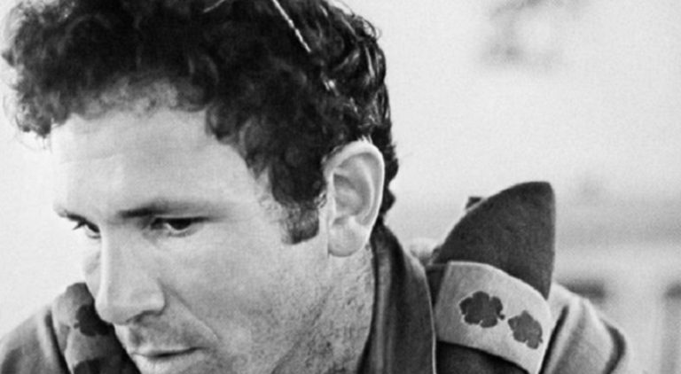 بالصور.. من هو يوناتان نتنياهو الذي أشارت له “القسام” برسالتها للأسرى؟