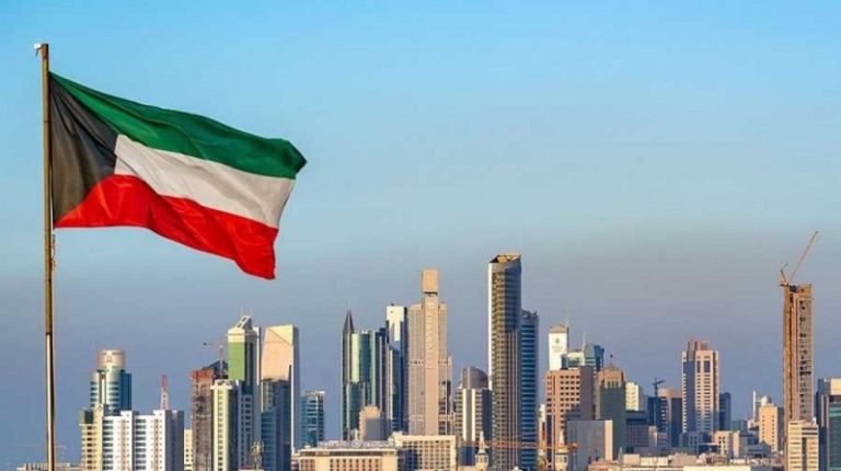 الكويت تدعو مواطنيها في لبنان إلى “الحذر”.. أو “المغادرة الطوعية”