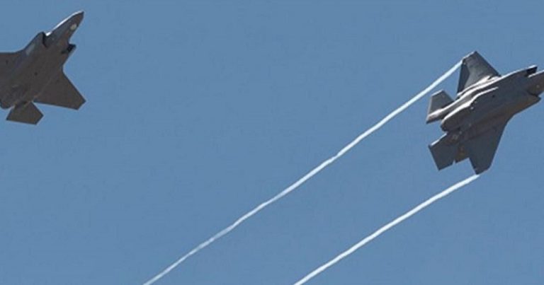 بالفيديو: طيران العدو يلقي قنابل حرارية في سماء صور والقرى الحدودية