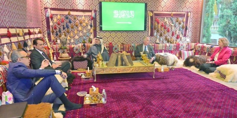 “الخماسيّة”: طنين.. ولا طحين!