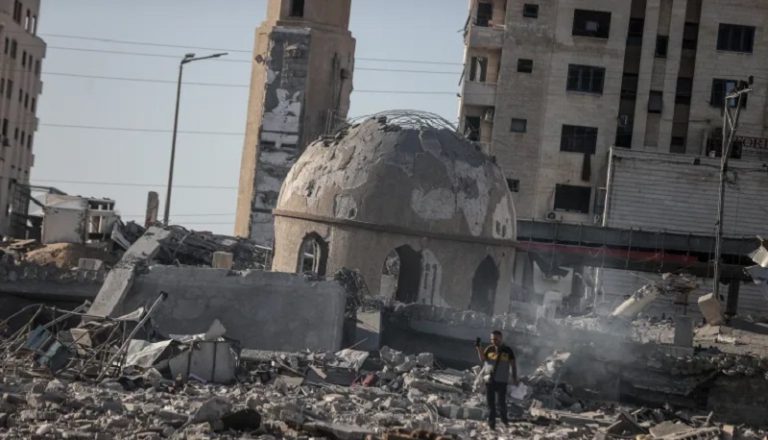 بالفيديو.. لحظة تدمير الاحتلال مسجداً في غزة