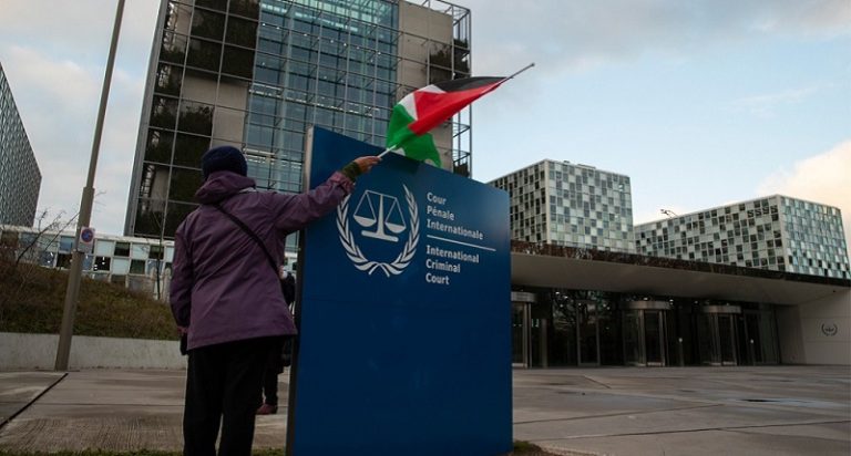 “لجنة المحامين” في هولندا: نتابع كل انتهاكات الكرامة بحق الفلسطينيين