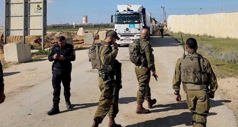 الإحتلال يعلن معبر “كرم أبو سالم” منطقة عسكرية مغلقة