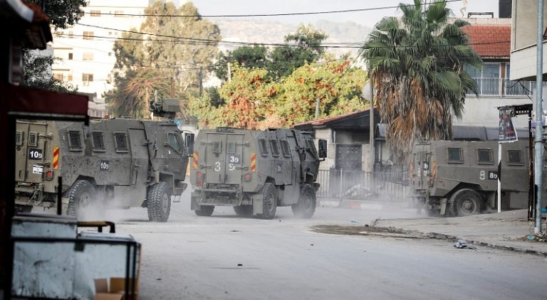 الاحتلال يقتحم مبنى الهلال الأحمر ومستشفى الأمل
