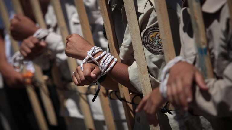 ارتفاع عدد المعتقلين من غزة في السجون 150%: عنف وتعذيب وإذلال ؜