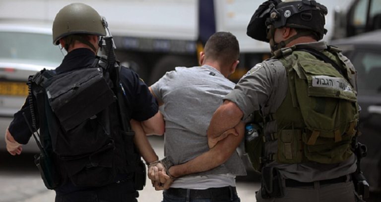 الاحتلال يعتقل 26 فلسطينياً في الضفة الغربية