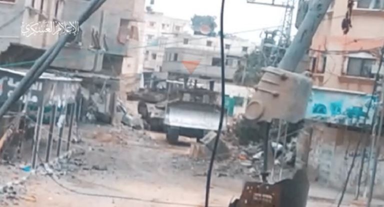 بالفيديو.. مقاتلو “القسام” يلتحمون مع آليات وجنود العدو في غزة