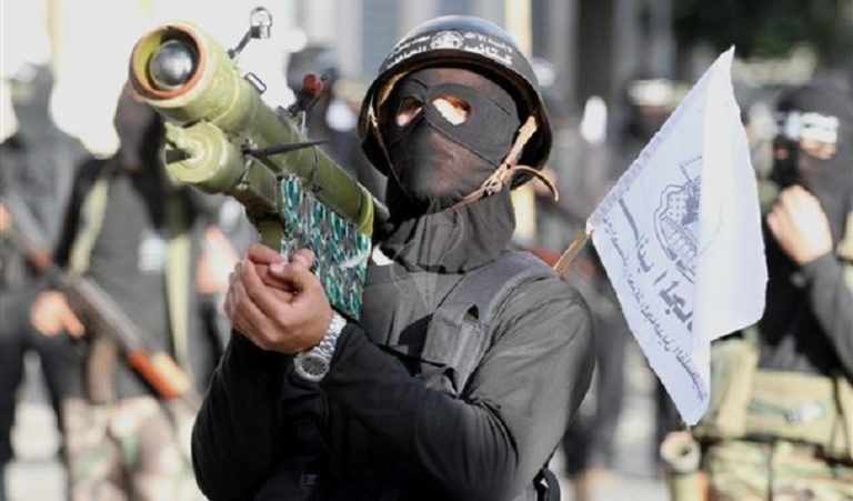 كتائب “المجاهدين” تستهدف ناقلة جند صهيونية في غزة.. وغنائم!