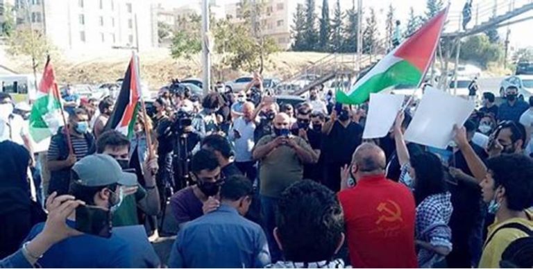 اعتصام أمام مكتب “الأونروا” في شاتيلا