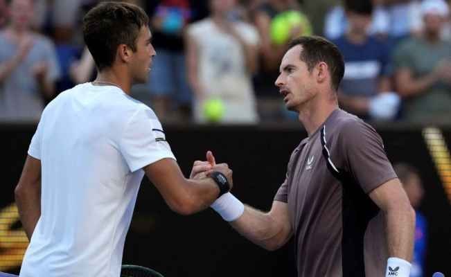 بعد خروجه من بطولة أستراليا موراي يلمّح الى إعتزاله