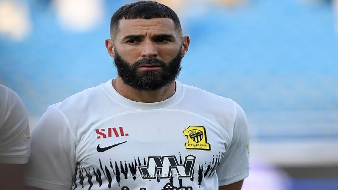 بنزيما على رادار تشلسي