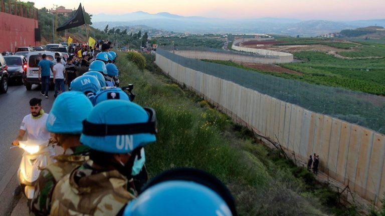 بين ترويج للسردية “الإسرائيلية” وتأييد المقاومة: القنوات اللبنانية.. “إجر بالضاحية وإجر بتلّ أبيب”!