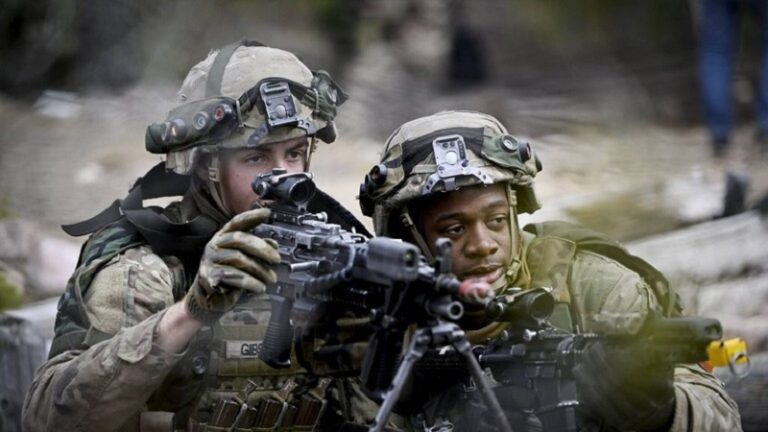 “وول ستريت جورنال”: الجيش الأميركي لم يتصدَّ للهجوم في الأردن