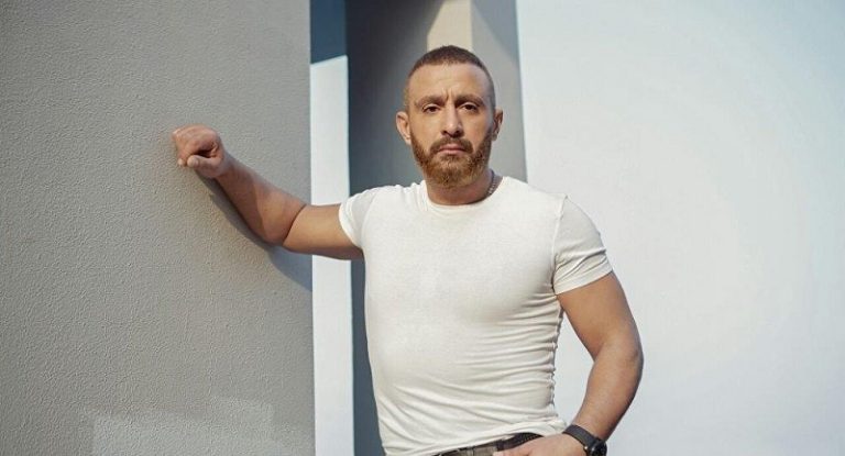 أحمد السقا ينقذ حياة مصور!