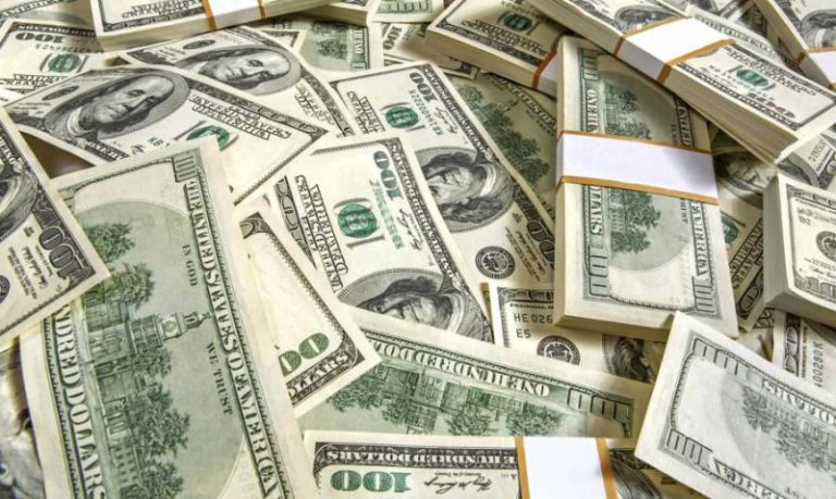 سرقت مبلغاً مالياً من والدها.. فأوقفتها “أمن الدولة”