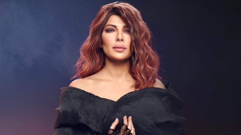 بالفيديو.. دموع أصالة تنهمر على المسرح