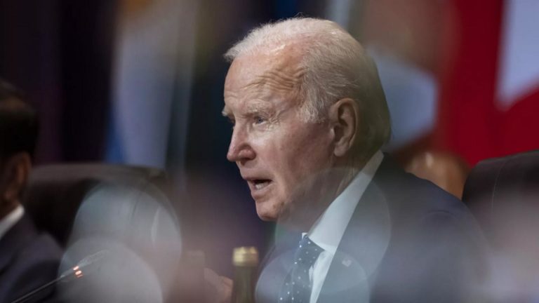 بايدن: “حماس” إنسحبت من إتفاق إطلاق سراح الأسرى