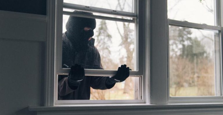 سرقة فيلا في كسارة