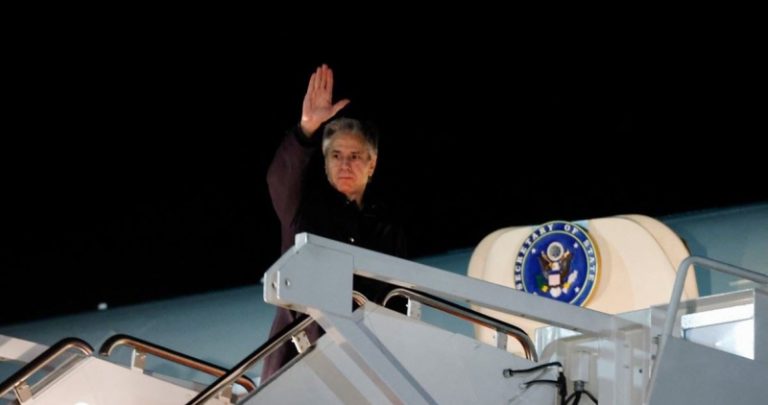 بلينكن يبدأ جولته من إسطنبول