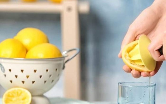 يقوي المناعة ويقي من البرد.. فوائد كثيرة لعصير الليمون