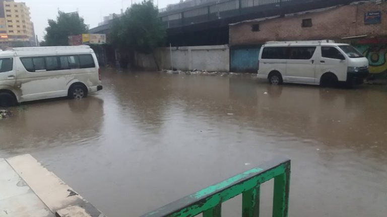 تحرك صخور مبنى في جل الديب بسبب الأمطار.. والسكان في حالة هلع