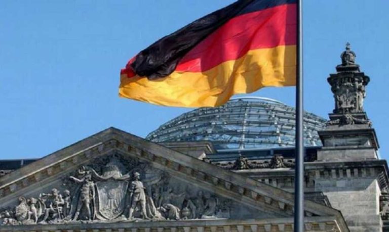 ألمانيا لرعاياها: غادروا لبنان سريعاً