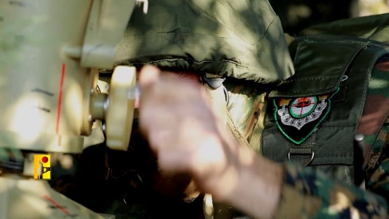 المقاومة تقصف قاعدة “غليلوت” ومقر “الموساد” في “تل أبيب”