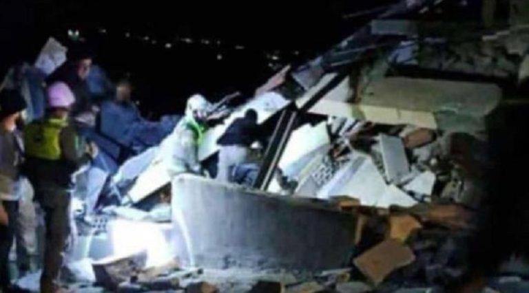 جريحان بغارة استهدفت منزلاً في عيناثا