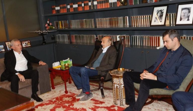 عشاء فرنجية وجنبلاط.. طبق “سَلَطة” من دون أي “دسم”!