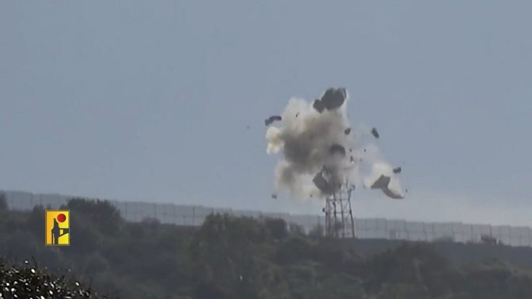 هجوم جوي على تجمع لقوات العدو عند أطراف الخيام